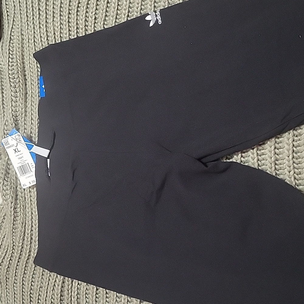 Adidas women tight Size XL